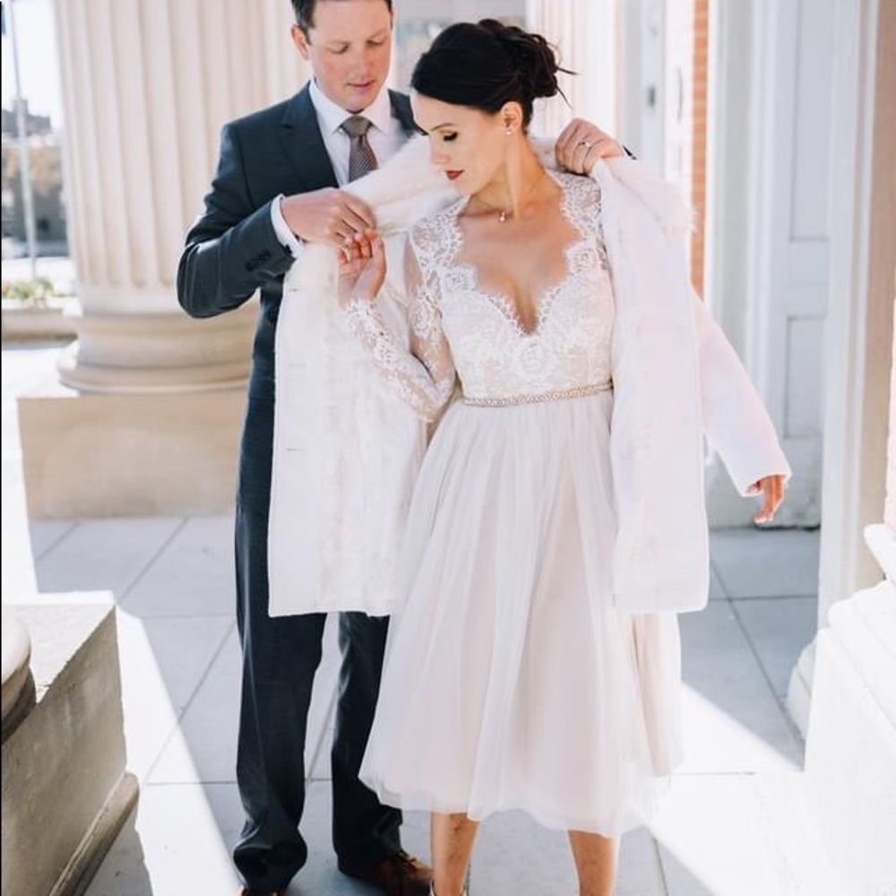 Vintage Lace V-neck Tea Size Wedding Dress Size 2